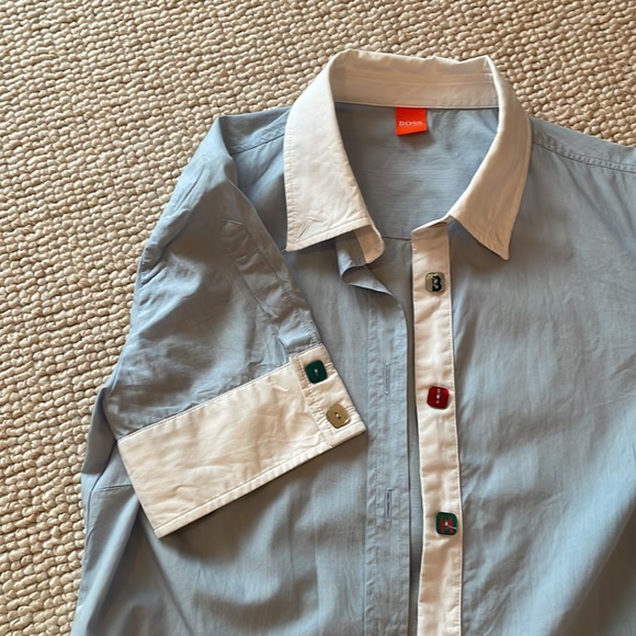 Boss Hugo Boss women’s size XS shortsleeved button down top in baby blue - Picture 5 of 8
